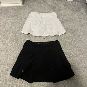 (2 skirts) BLACK/WHITE Lululemon Pace Rival Mid-Rise Skirt size 2